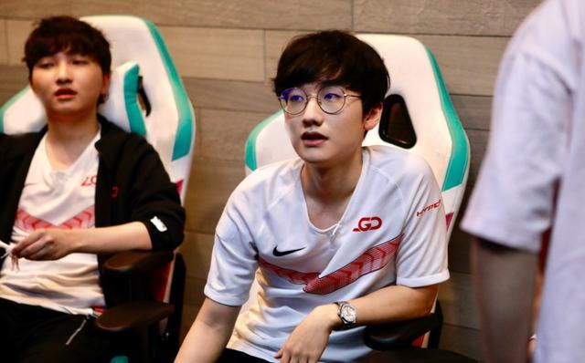 球员尤为重 球员尤为重