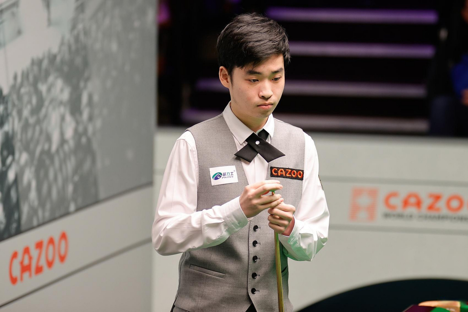 起现场观众 起现场观众