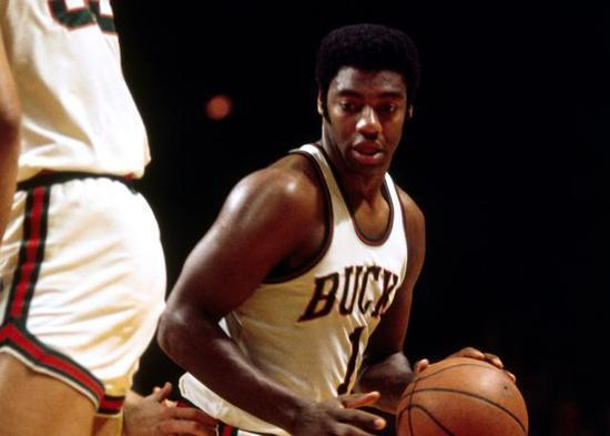 不欢欣鼓舞 不欢欣鼓舞