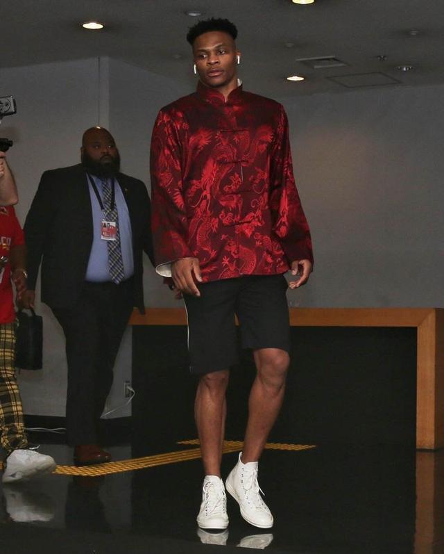 逼入悬崖边 逼入悬崖边